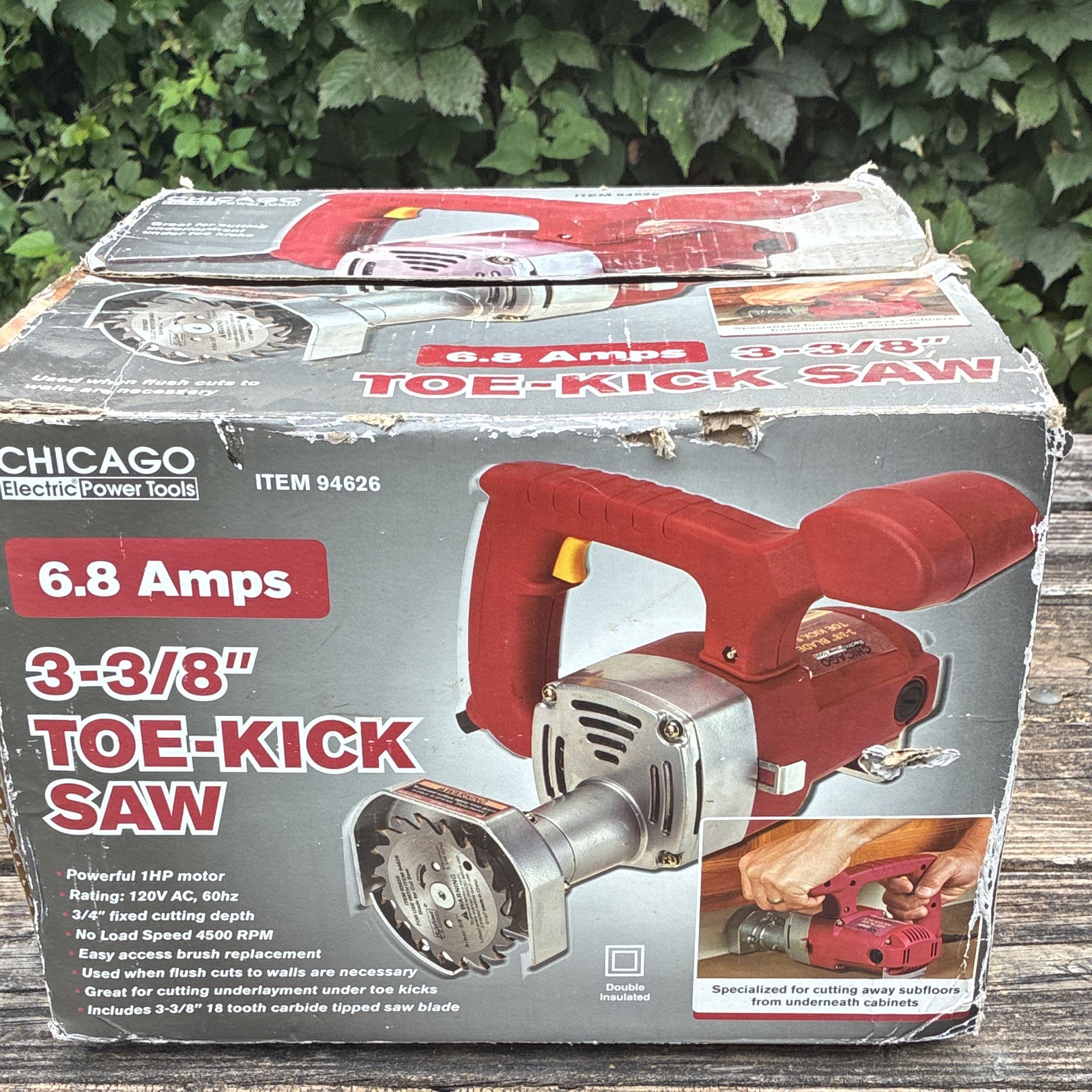 Chicago Electric Power Tools 94626 3-3/8in Toe-Kick Circular Saw 6.8A 120V