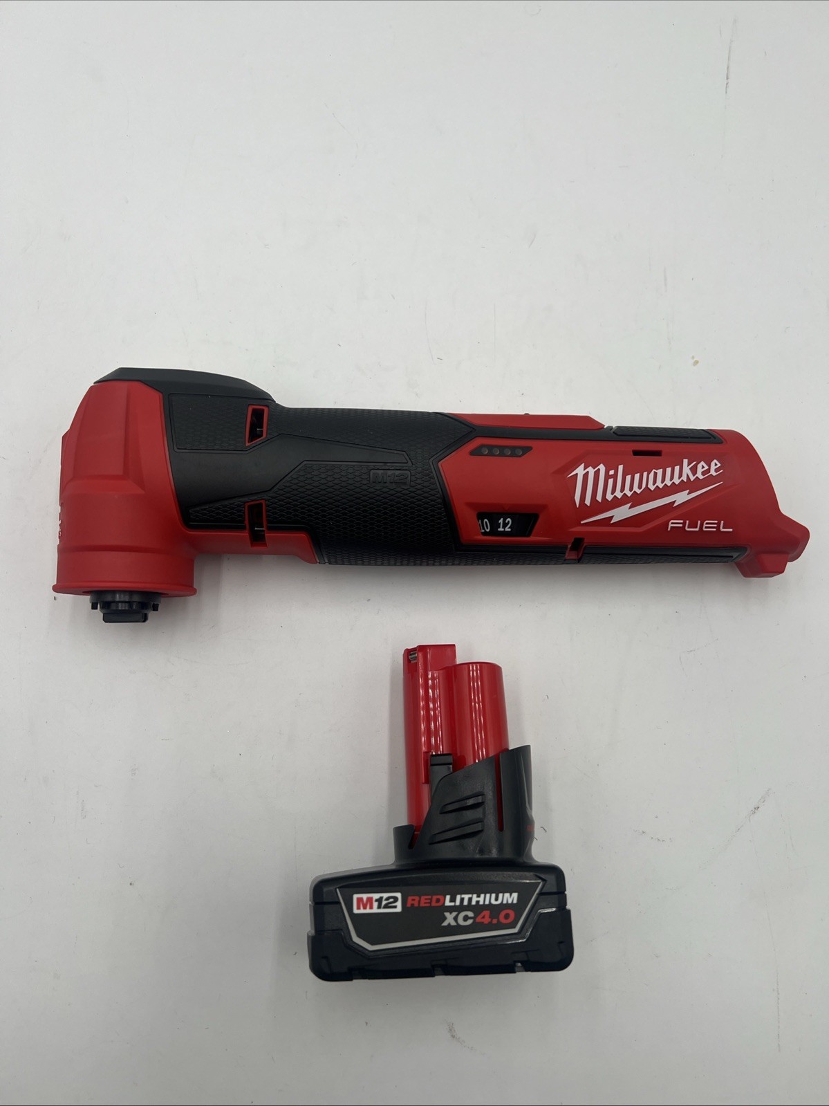 Milwaukee 2526-20 12V FUEL Oscillating Multi-Tool w/ 4ah Battery
