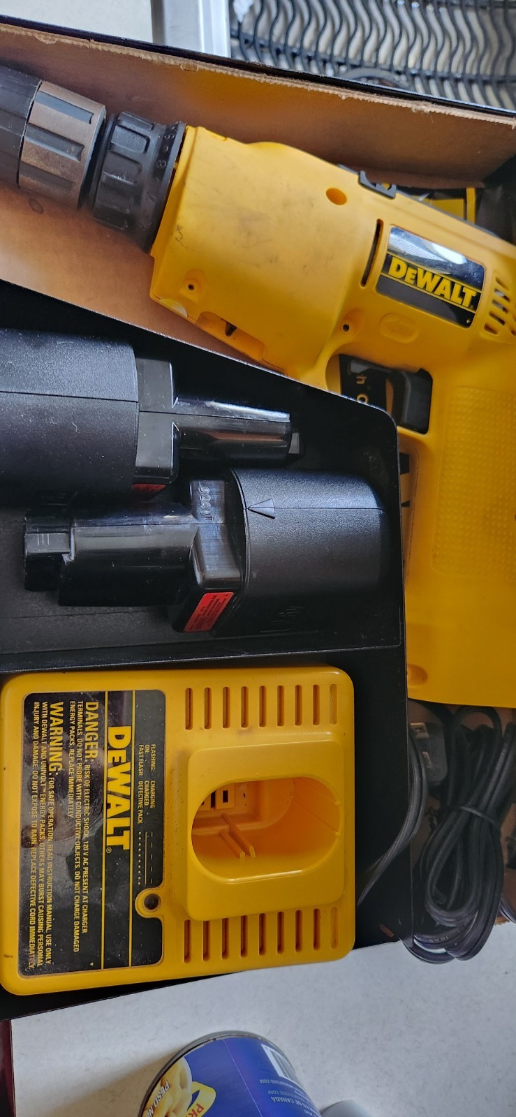 Dewalt Cordless Drill 9.6v, DW944, 2 Batteries, Charger And Case – All Tested