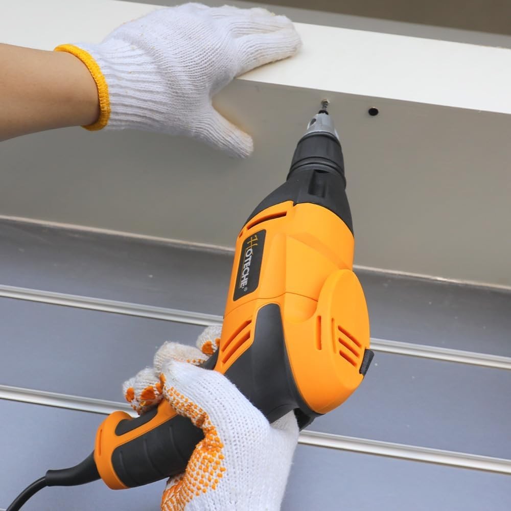 Lightweight 4.5-Amp Screw Gun: 0-4500 RPM Speed & Forward/Reverse Functionality