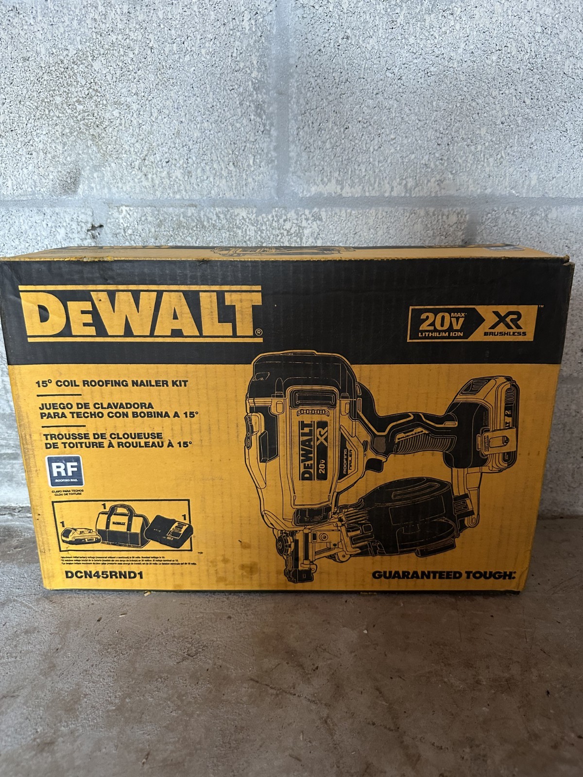 DeWALT DCN45RND1 20V MAX 15-Degree Cordless Coil Roofing Nailer Kit