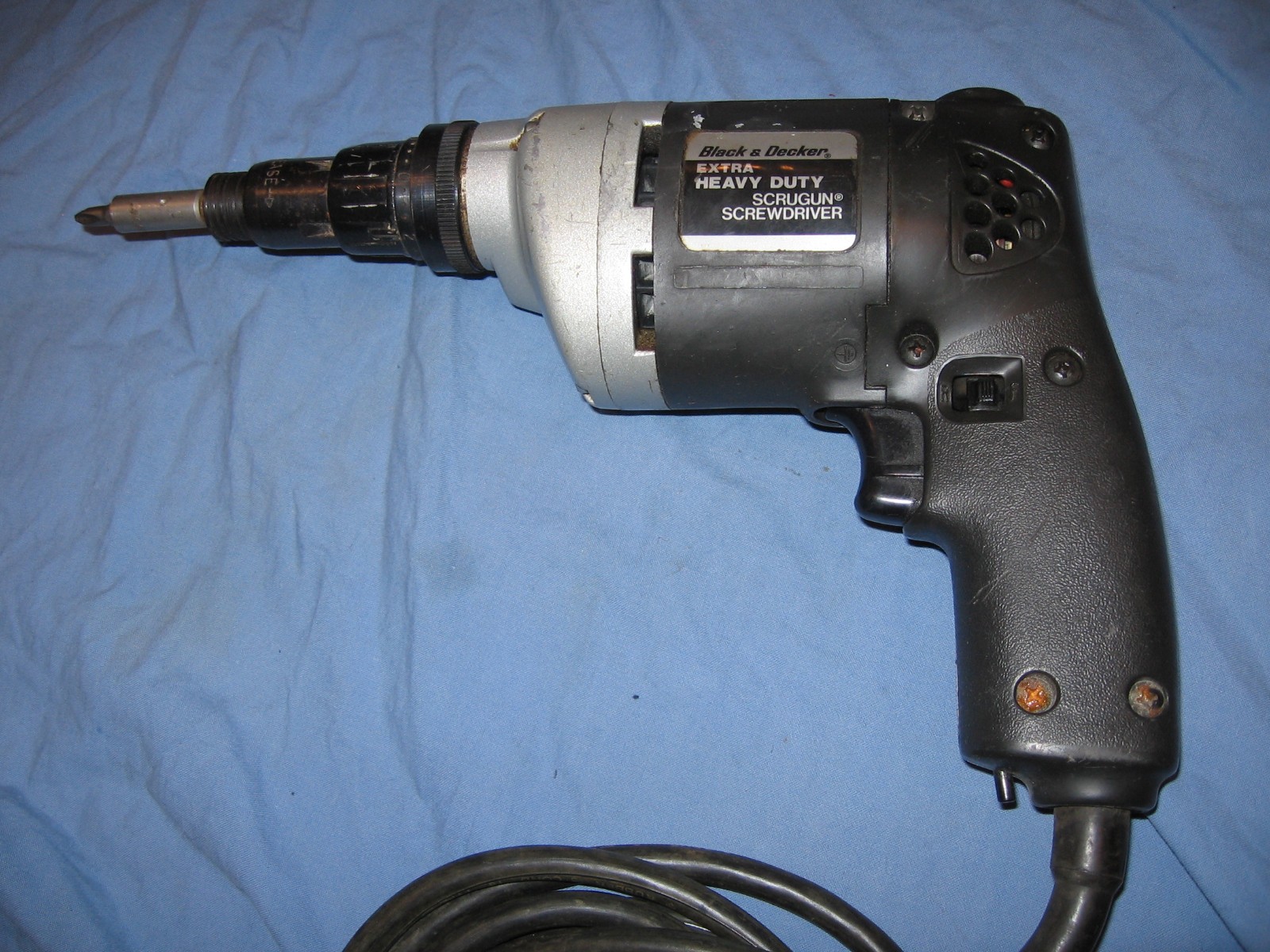 BLACK DECKER 2054 DRYWALL SCRUGUN SCREWDRIVER VSR 2500 RPM WORKS WELL DW250 2034