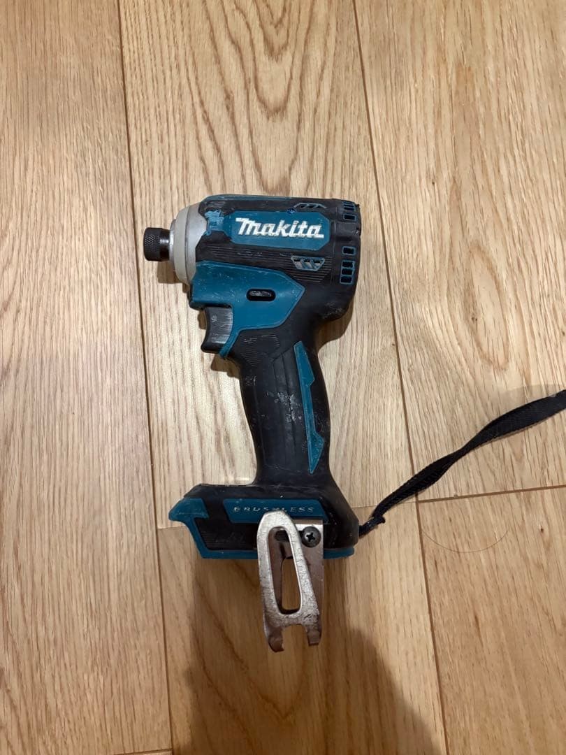 Makita / TD171D Blue 18V Impact Driver BL1860B 6.0Ah Battery Tested Used From JP