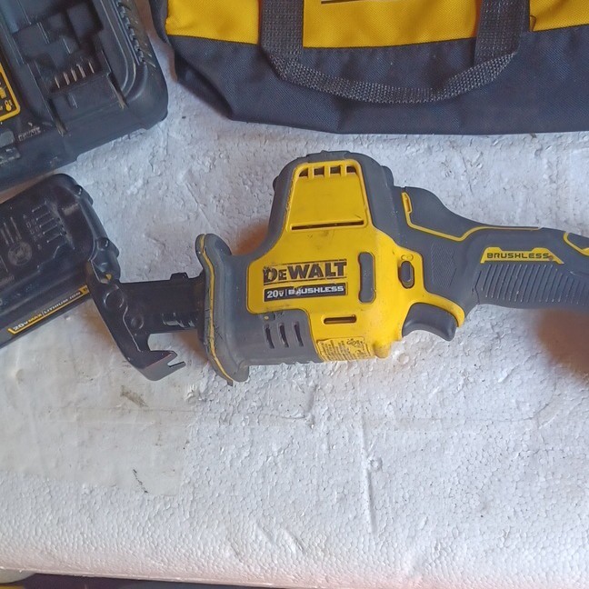 DEWALT DCS369 20V Reciprocating saw, battery, charger and new tool bag