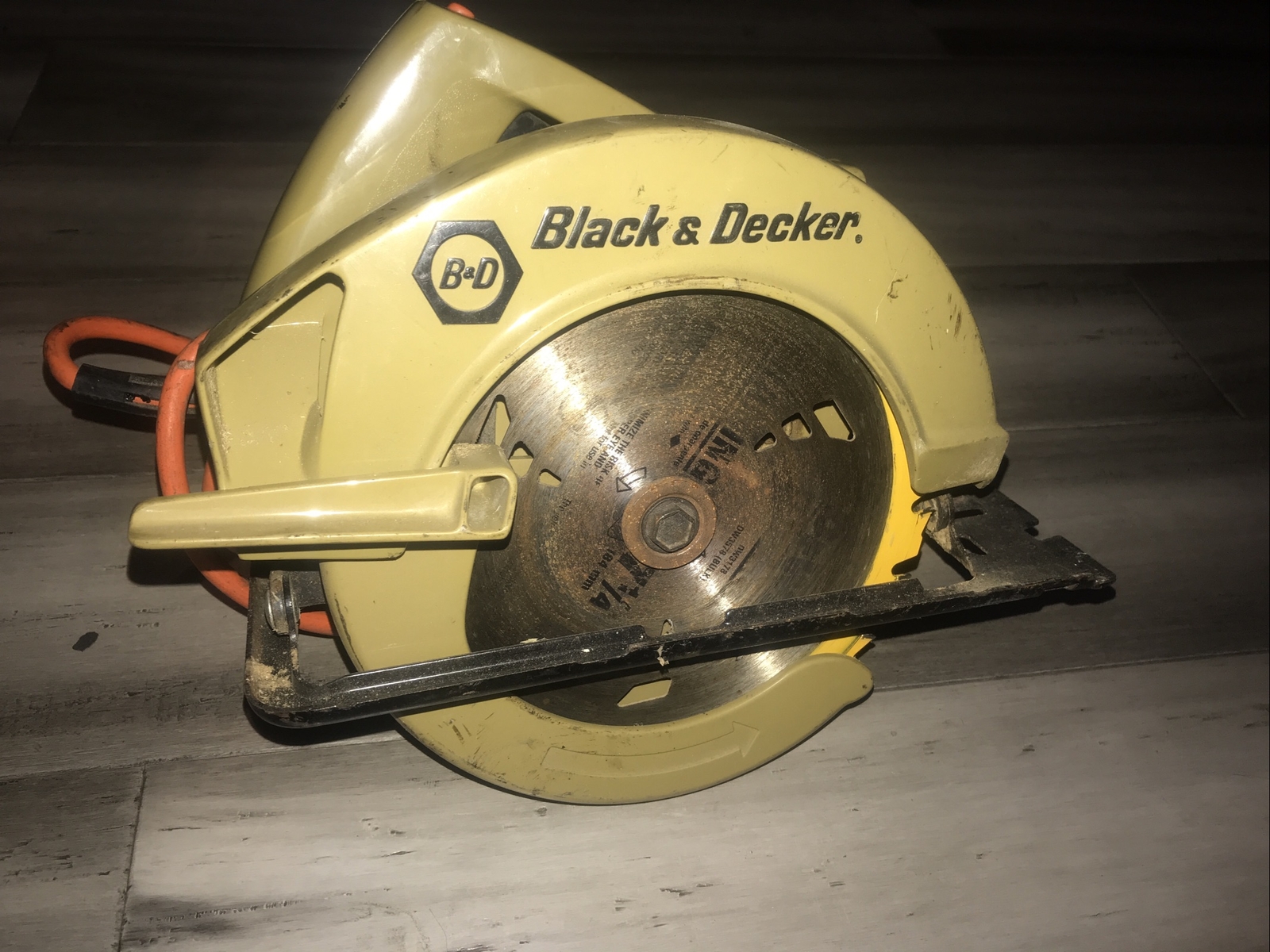 VTG USA Black & Decker 7308, 7 1/4&Prime;, Circular Saw, 120volts, 5300 RPMs, 9.0 Amps