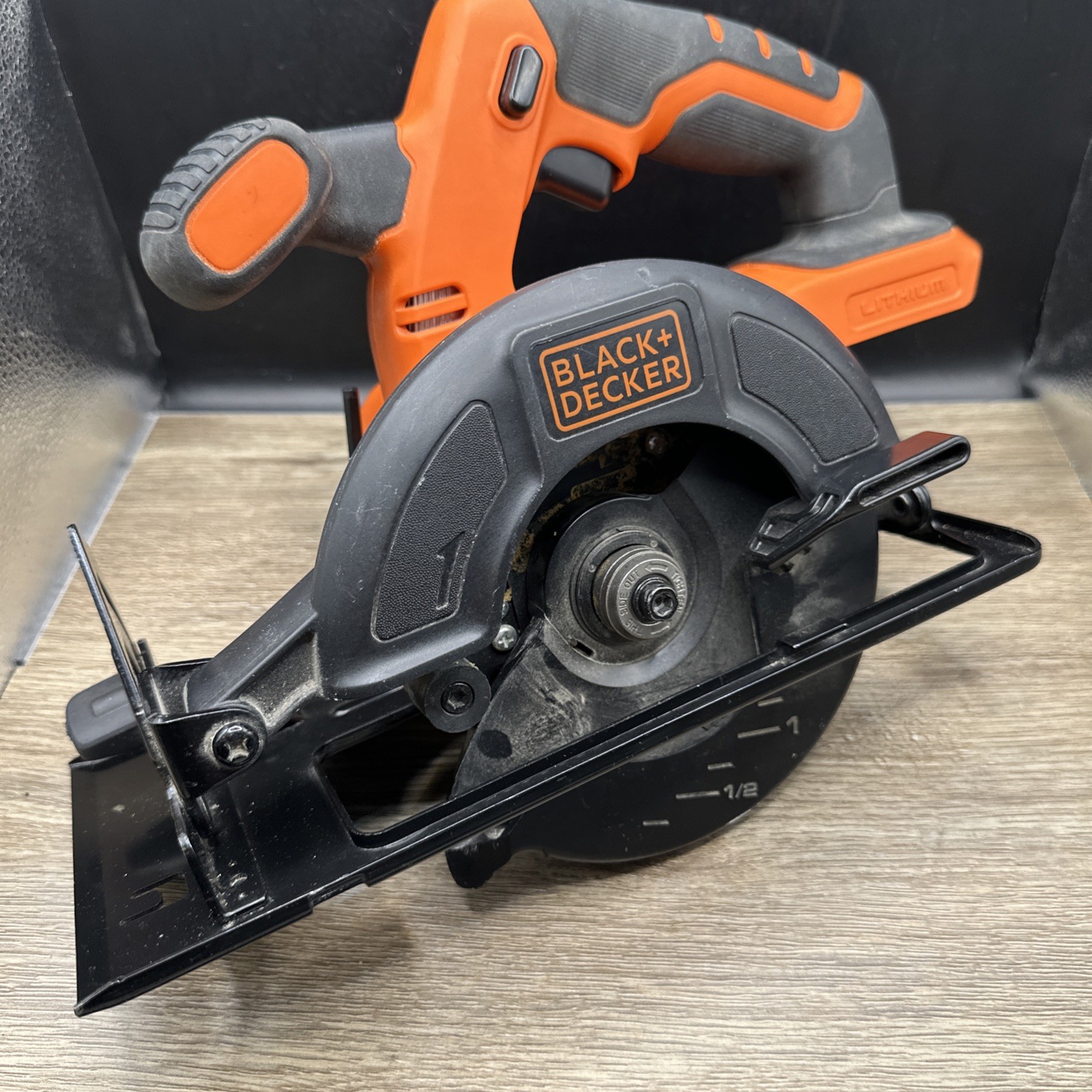 Black+Decker BDCCS20 20V Max 5-1/2 Inch Cordless Circular Saw Orange Black Tool