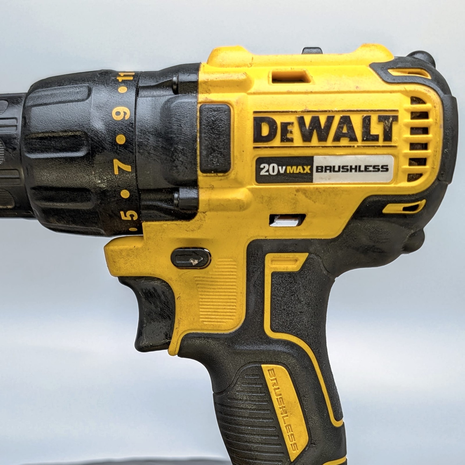 DEWALT DCD777 20V MAX Brushless 1/2&Prime; Cordless Power Drill Driver Bare Tool⚡