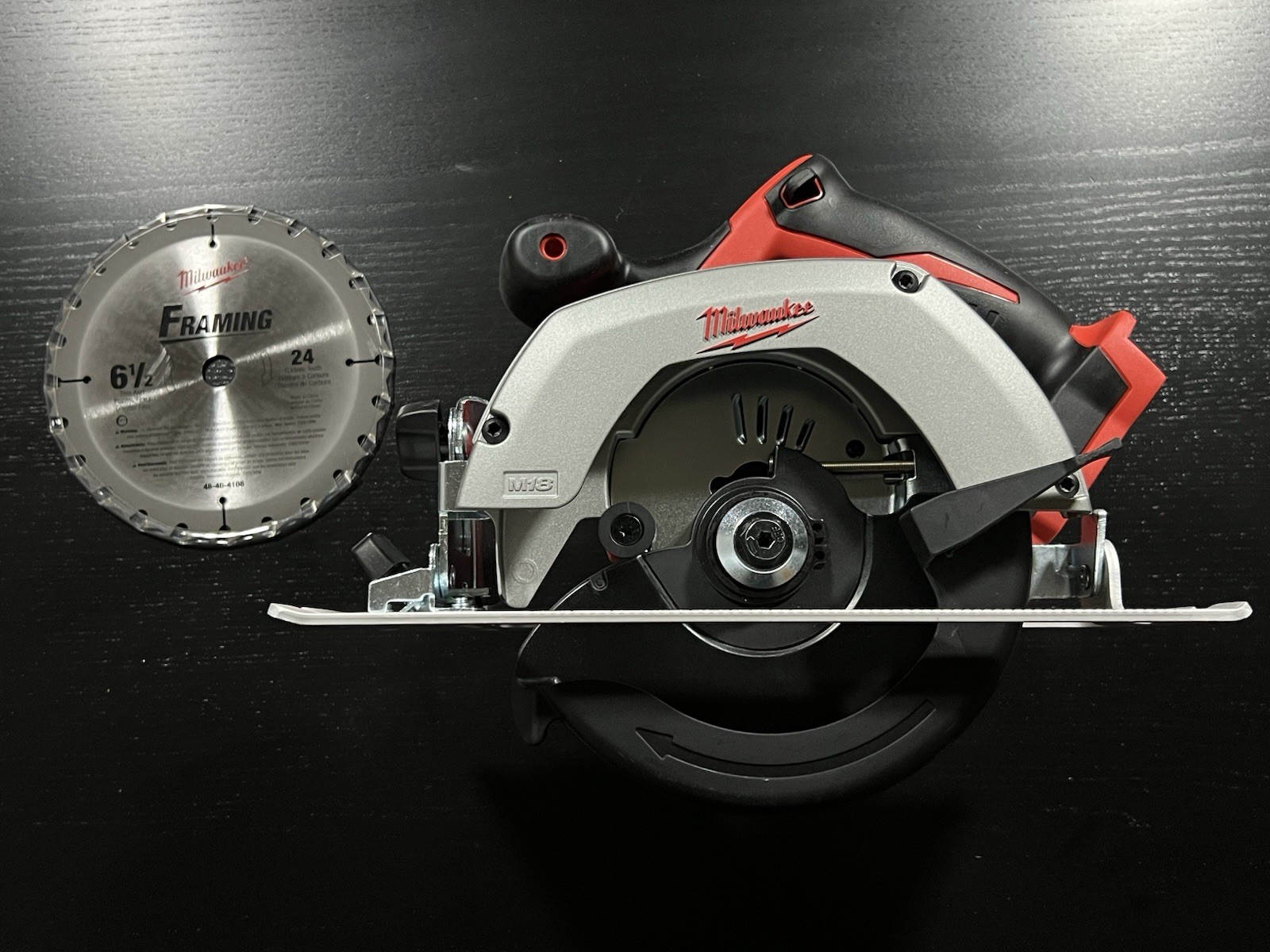 Milwaukee M18 18V Lithium-Ion Cordless 6-1/2 in. Circular Saw Tool Only 2630-20