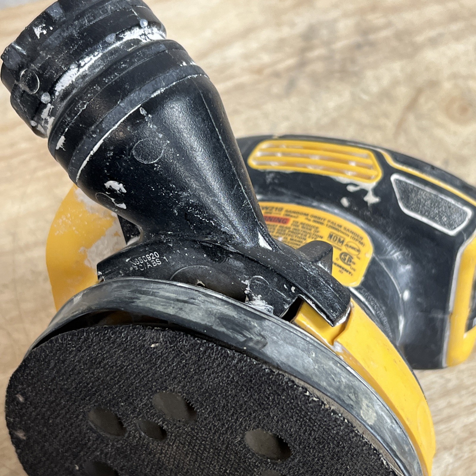DEWALT DCW210B 20V MAX XR 5&Prime; Random Orbital Sander – FOR PARTS OR REPAIR