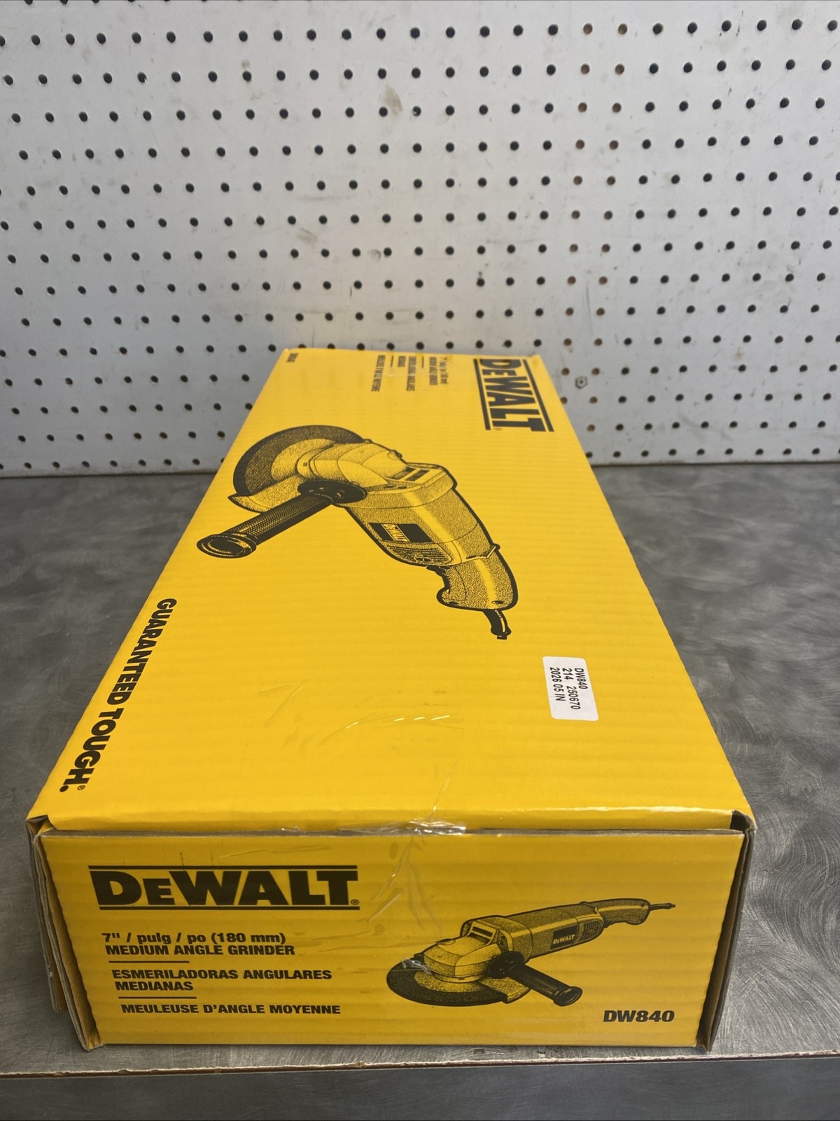 Dewalt DW840 Heavy-Duty 7&Prime; (180mm) Medium Angle Grinder 120V, 13 A, 8000 RPM