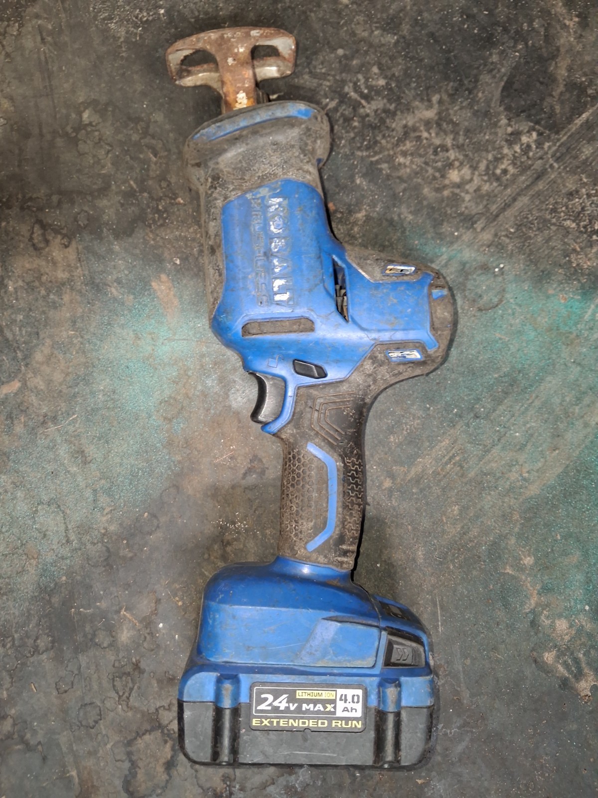 Kobalt KRS 124B-03 Cordless Reciprocating Saw