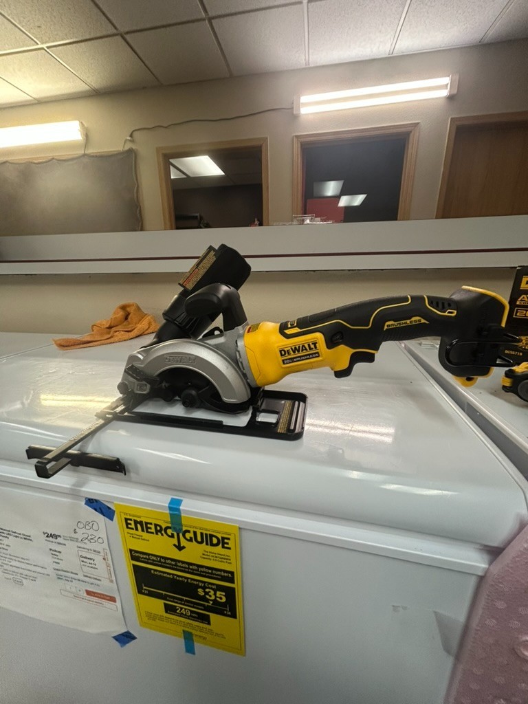 DEWALT DCS571B Atomic 20V MAX 4 1/2 inch Compact Circular Saw – DCS571B (Tool…