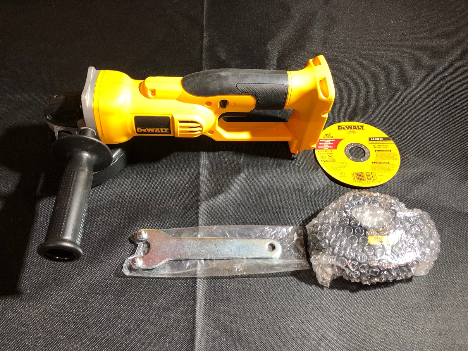 New Old Stock Dewalt 28V 4 1/2” Heavy Duty Cordless Cut Off Tool – DC413