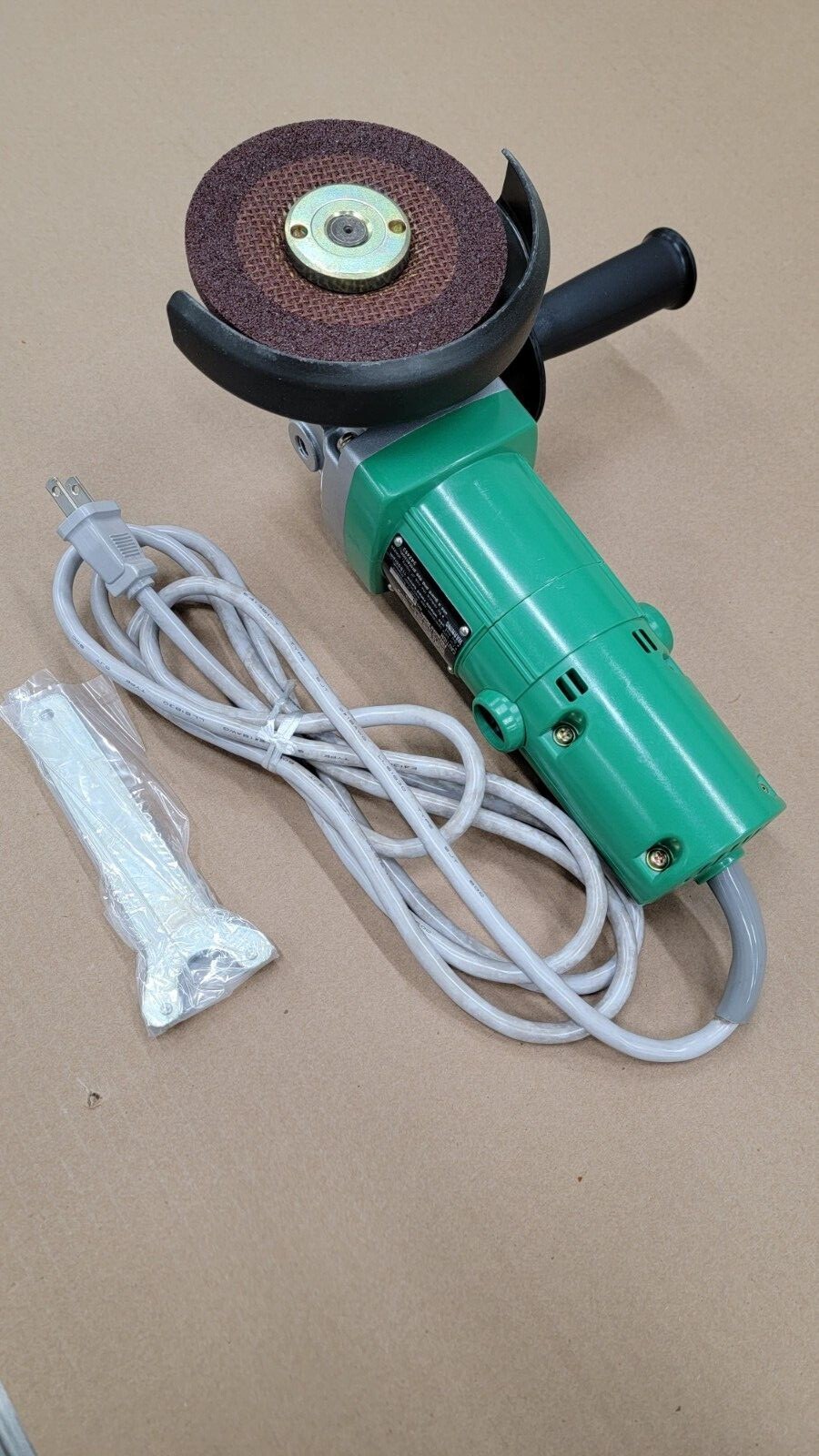 Hitachi 4.5&Prime; Disc Grinder PDM115 with handle, guard and wrench. Double insulated