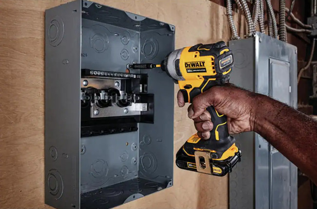 DeWalt ATOMIC 20V MAX 1/4 in Impact Driver Brushless Tool Only DCF809B