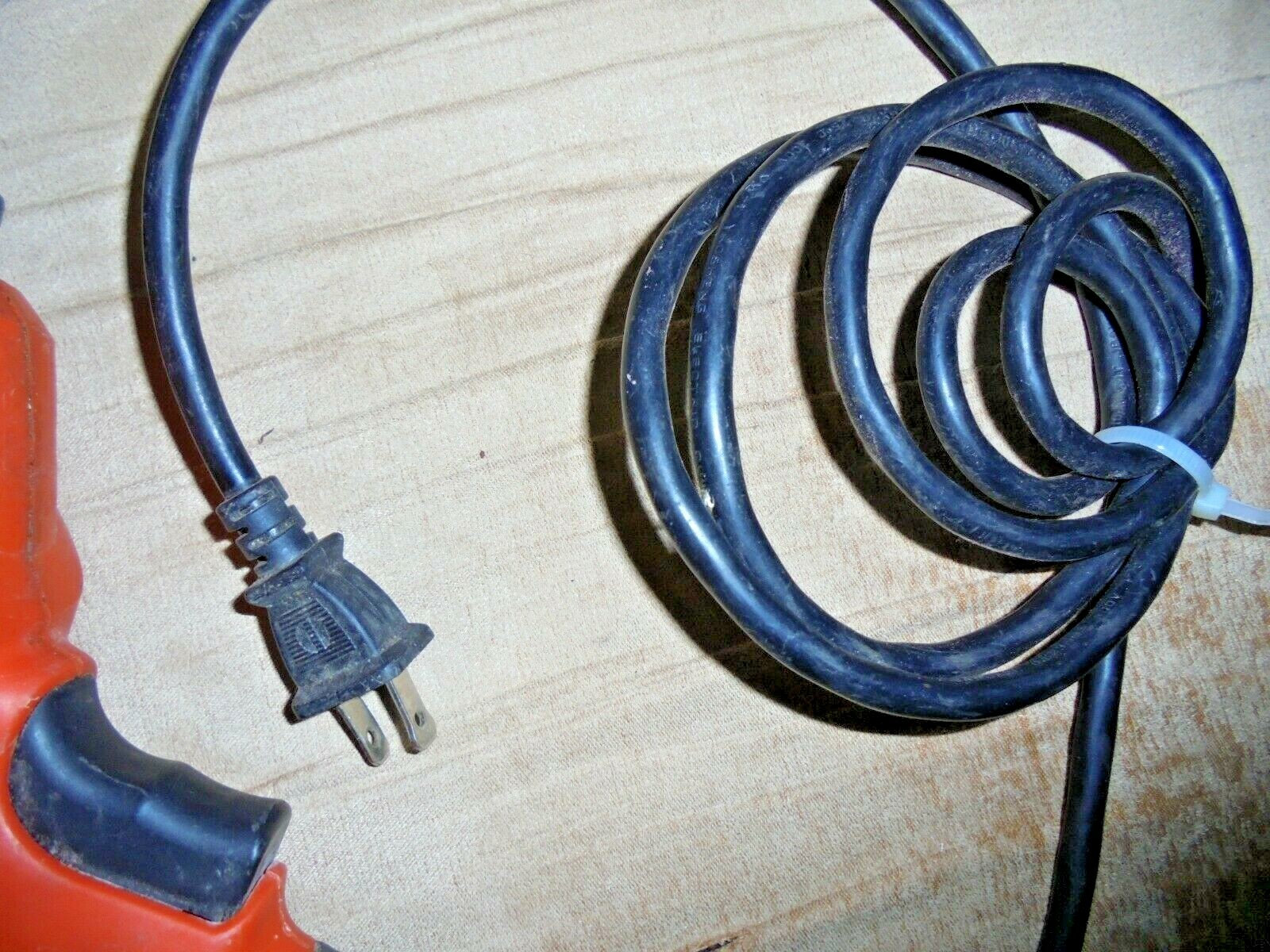 Black & Decker (DR350FD) 3/8 Inch Fast Drive 120 Volt 0-1500 RPM Corded Drill