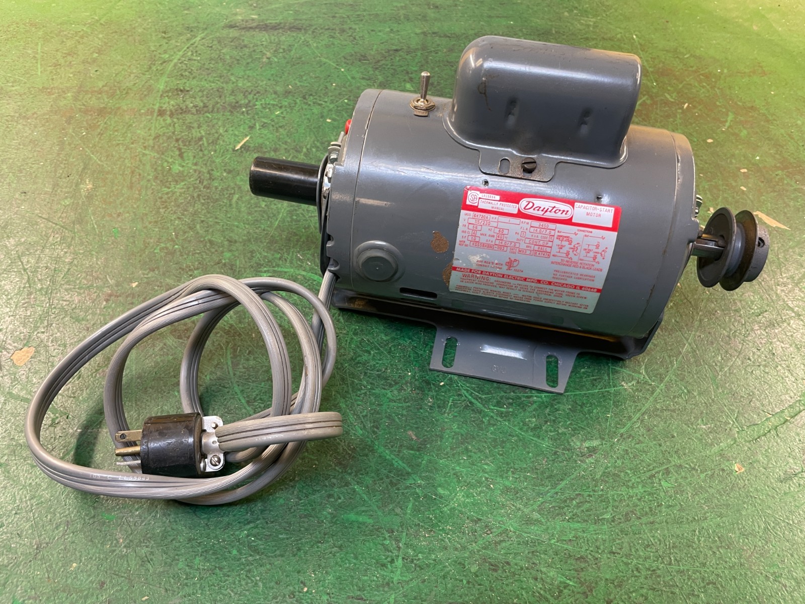 Dayton belt driven 10&Prime; Table Saw 1 HP motor model 6K720A Reversible 115 / 230V