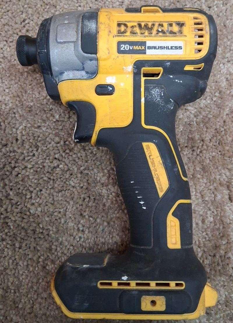 DEWALT DCF787 20V 1/4&Prime; CORDLESS IMPACT DRIVER Used