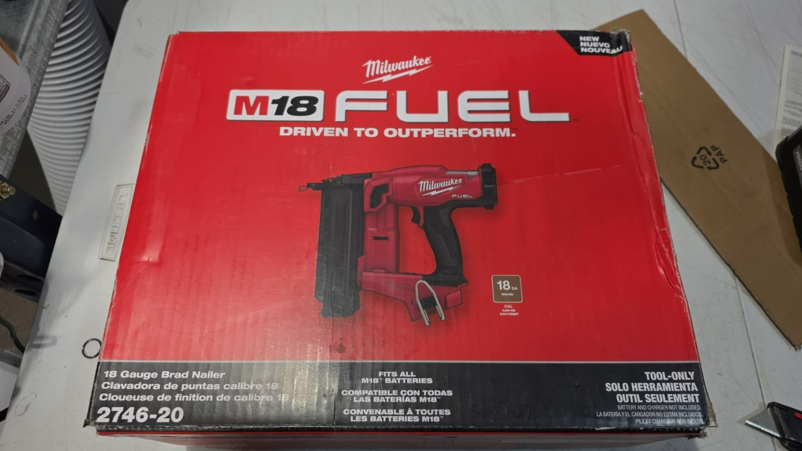 Milwaukee 2746-20 M18 FUEL 18-Gauge Tool Free Drive Compact Brad Nailer BRANDNEW