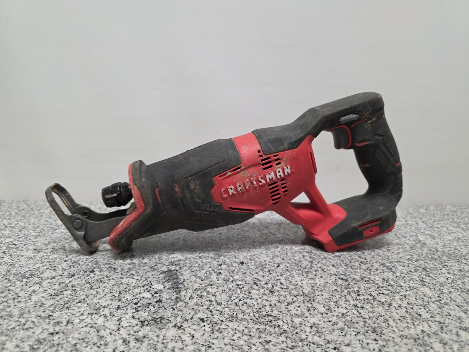 Craftsman CMCS300 V20 20V Li-Ion Cordless Reciprocating Saw
