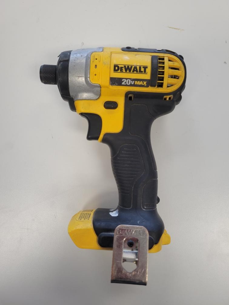 DEWALT DCF885 – 20V MAX* 1/4&Prime; IMPACT DRIVER (P27013647)