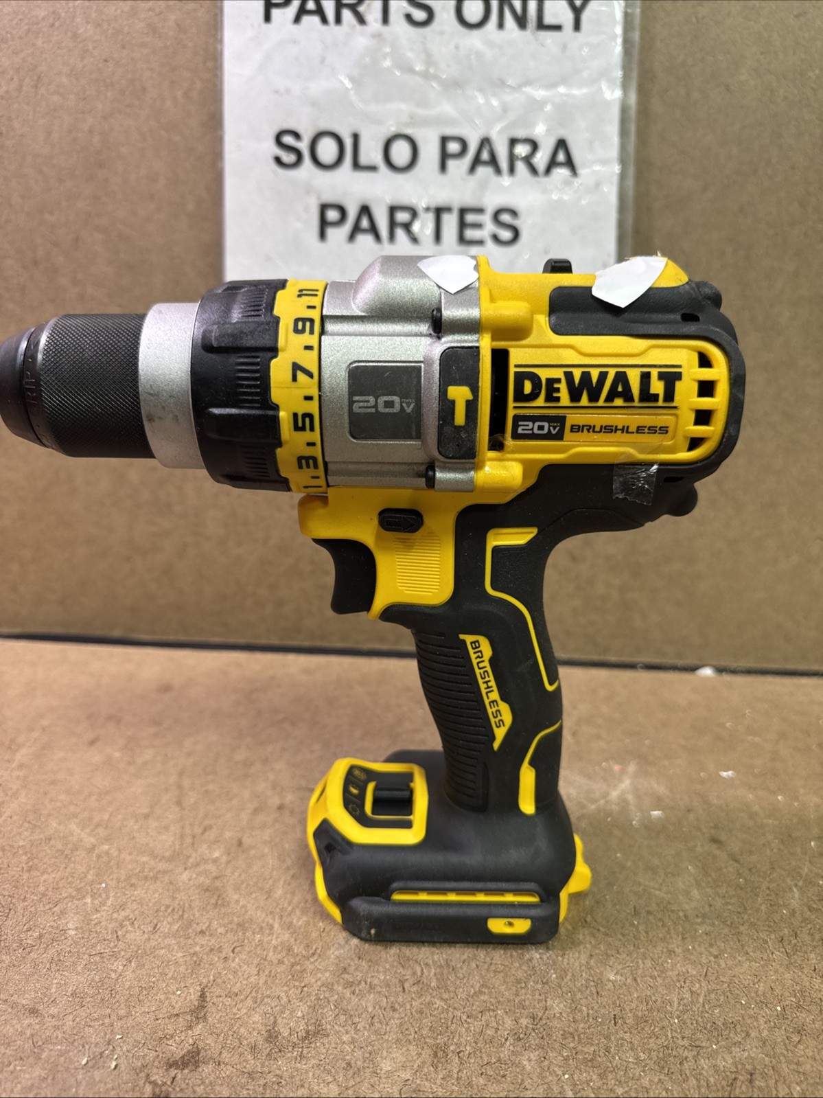 DEWALT DCD800B 20V MAX XR Brushless Li-Ion 1/2&Prime; Cordless Drill/Driver,-C100