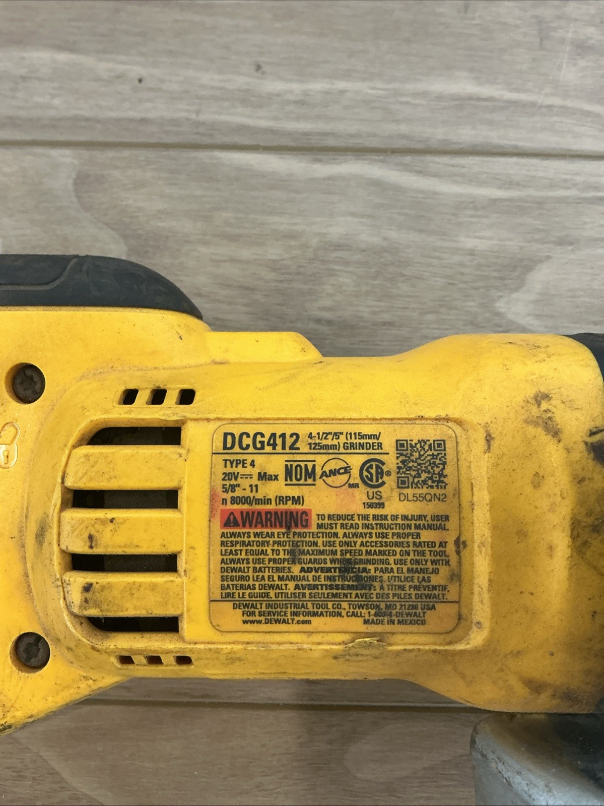 DeWalt DCG410VS 20V MAX 4.5&Prime; Angle Grinder
