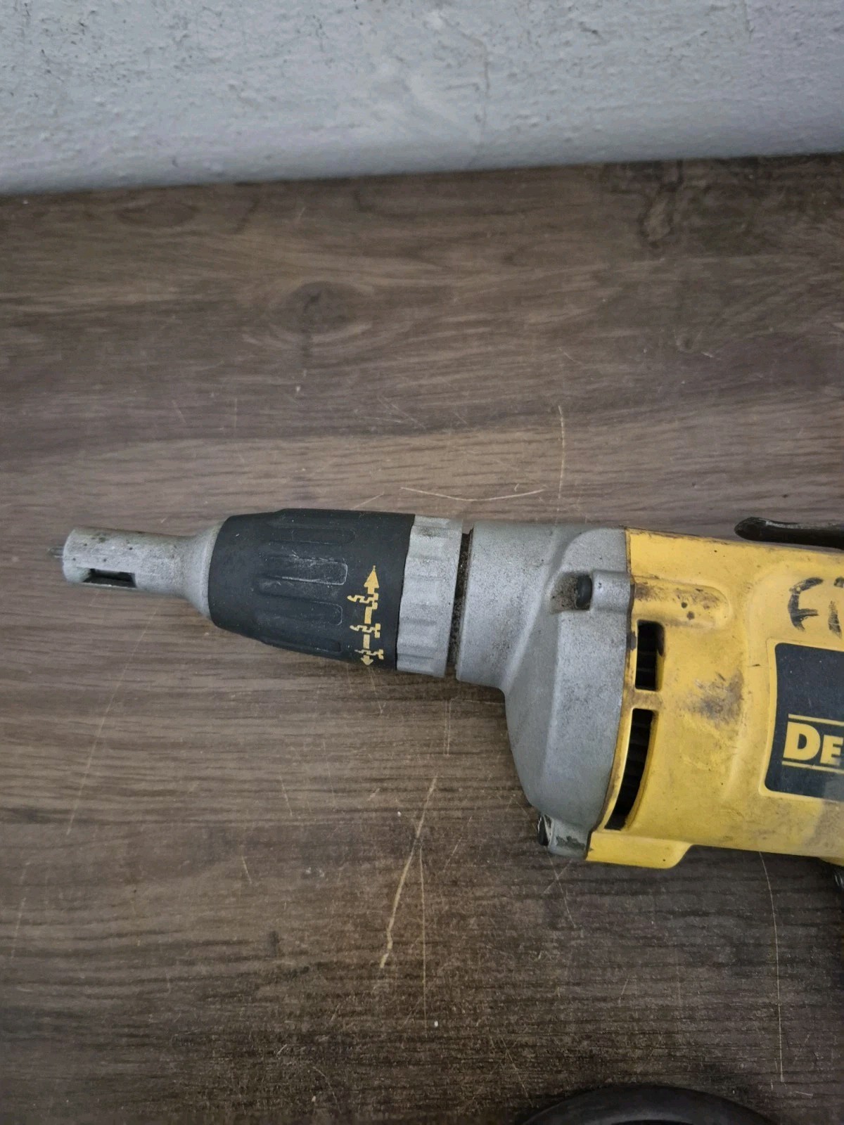 DEWALT DW272 VSR Drywall Screwdriver