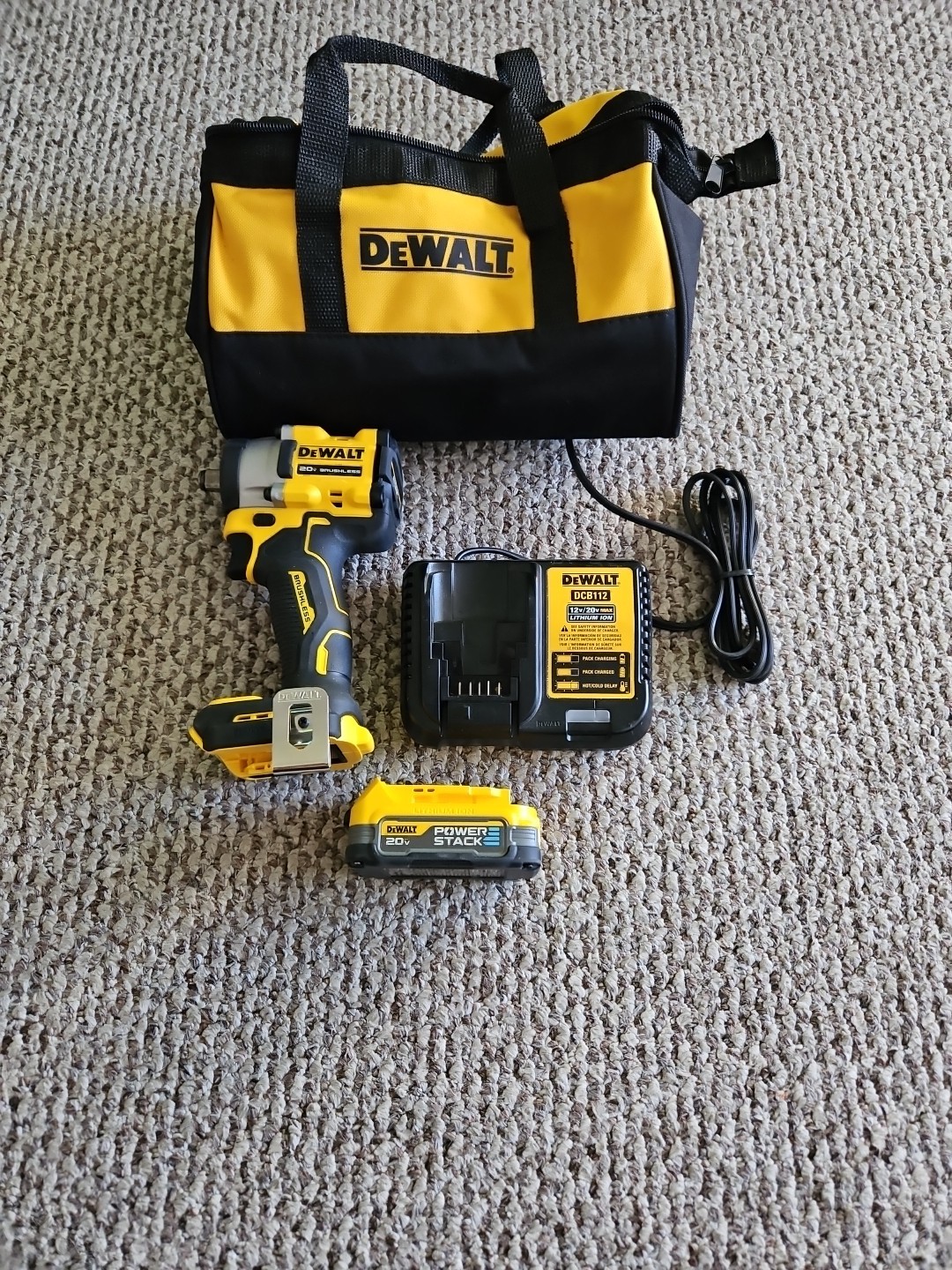 DEWALT DCF921E1 20V 1/2inch Impact Wrench Kit Variable Speed 1.7 AH Power Stack.