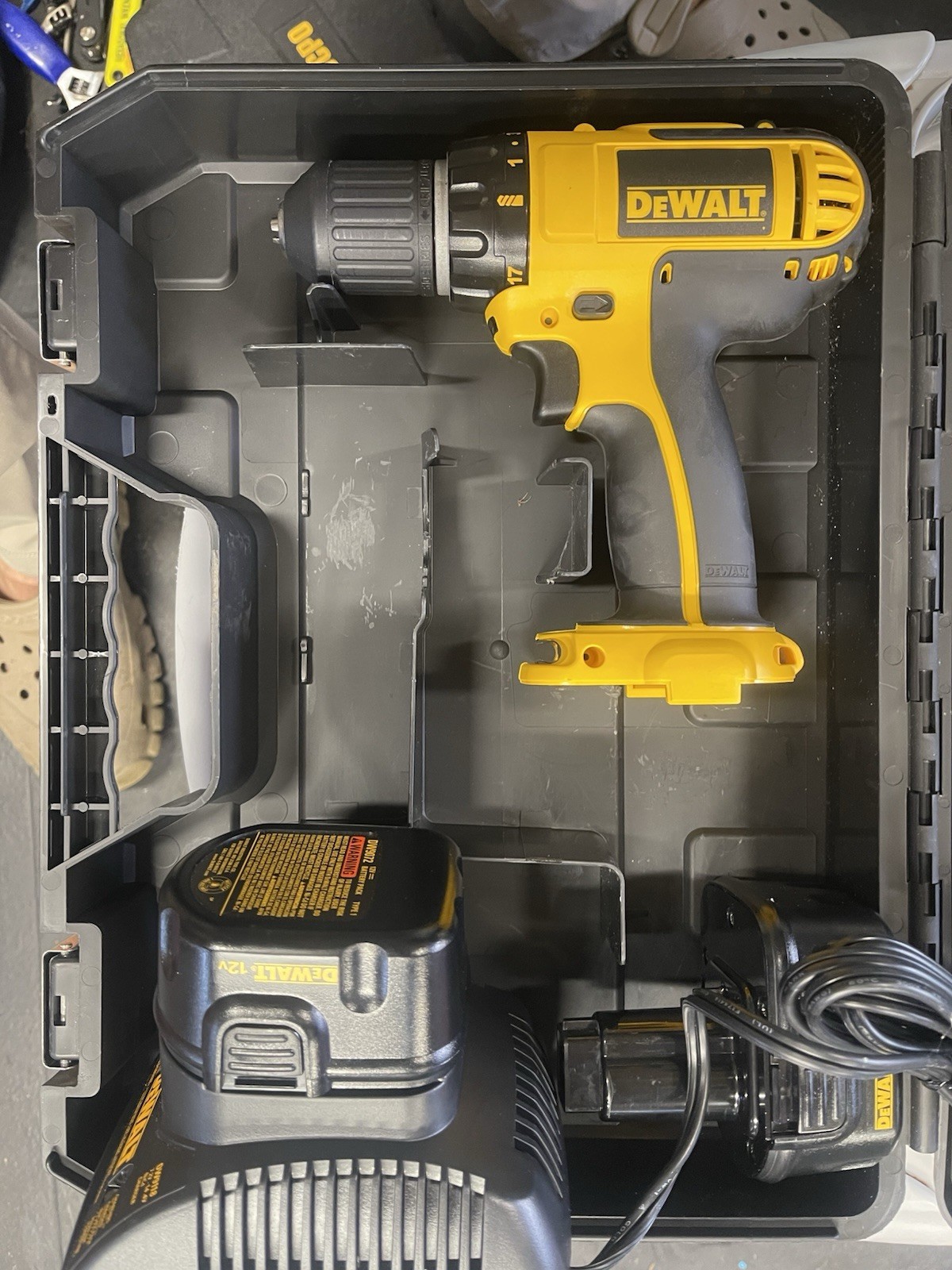 DEWALT DC742KA Kit w/ DC742 12V 3/8&Prime; Cordless Drill Driver, Case Battery Charger