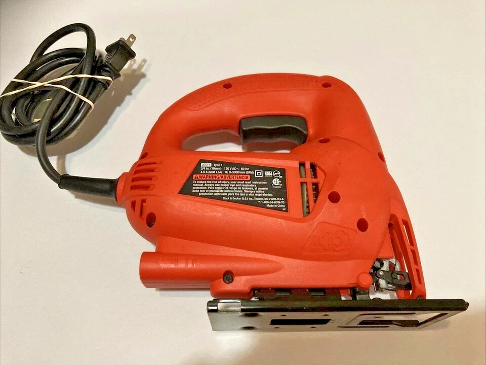 Black & Decker Jigsaw JS 515, 4.5 Amp Variable Speed Excellent w/ Extra Blades
