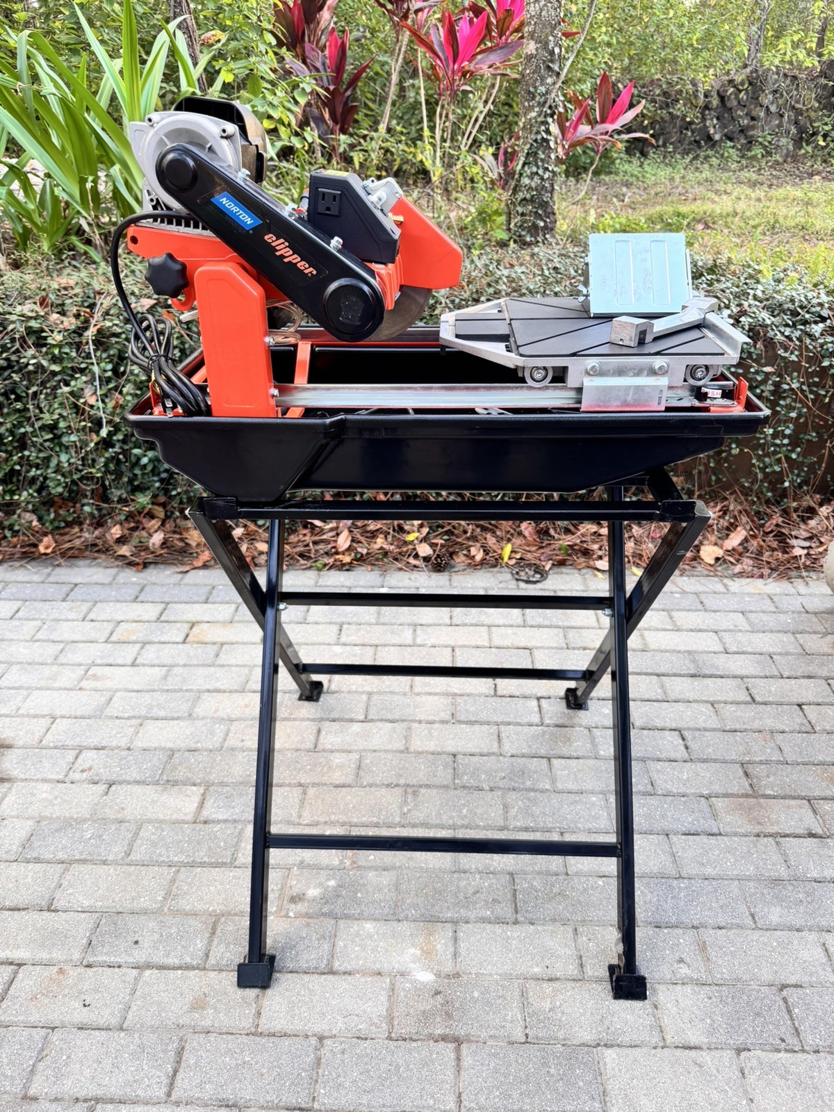 Norton Clipper CTC705 7&Prime; Tile Saw with Premium Stand
