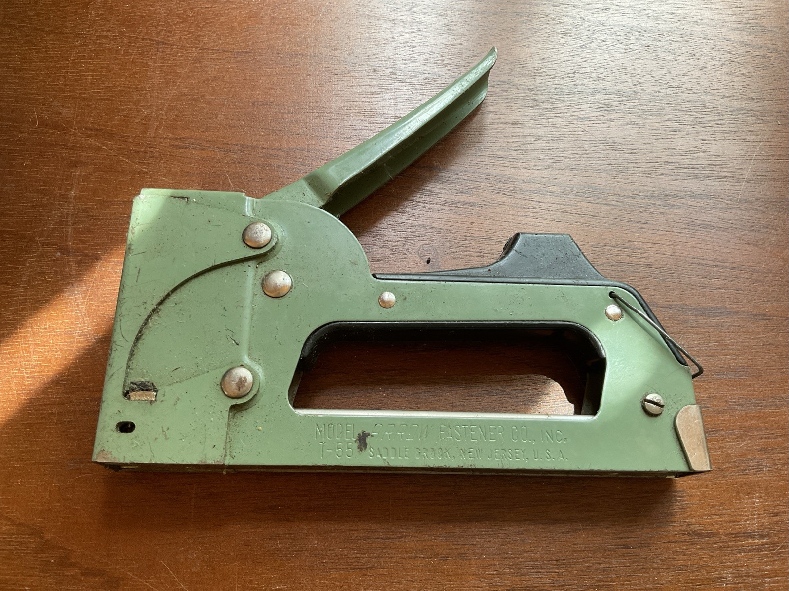 Arrow Fastener Co. Staple Gun Model T-55 Green USA Vintage with Handle Hold Wire