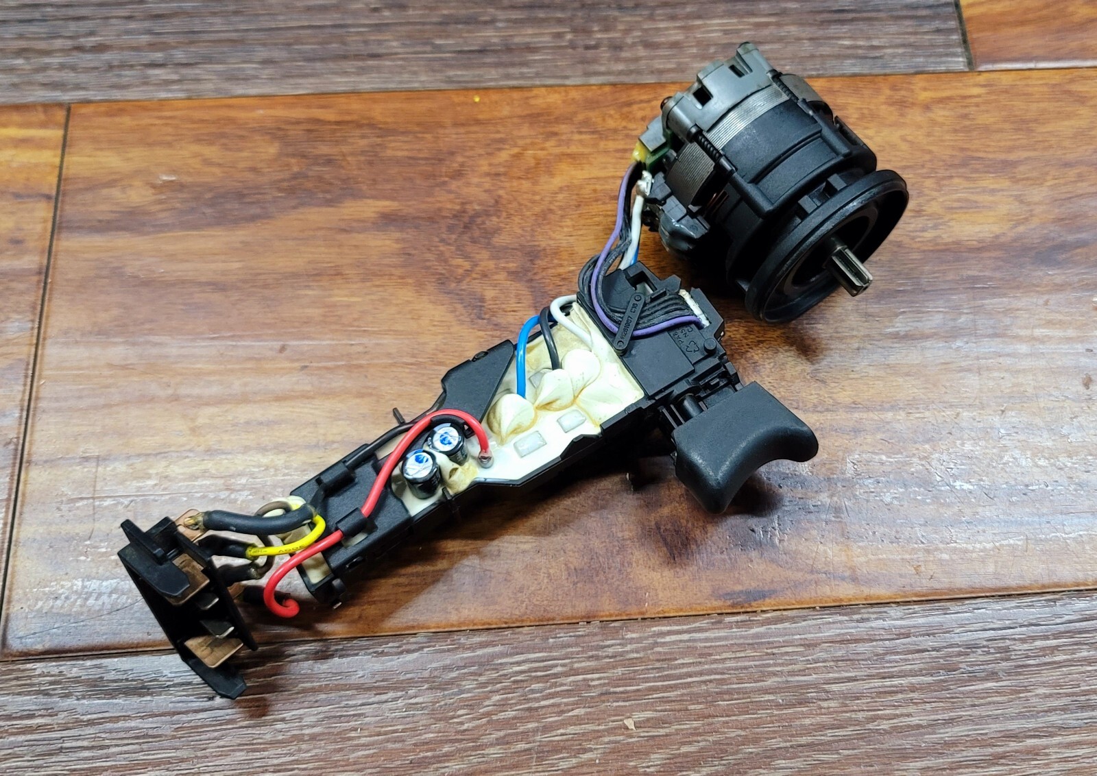 DeWalt MOTOR & SWITCH FOR DCF887 20V XR Impact Driver Brushless N442102