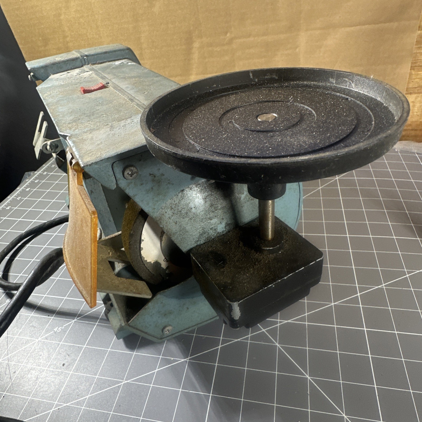 Manning Bowman 71510/6&Prime; Bench Grinder 8 Amps 3450 RPM Works/1/4HP Rare