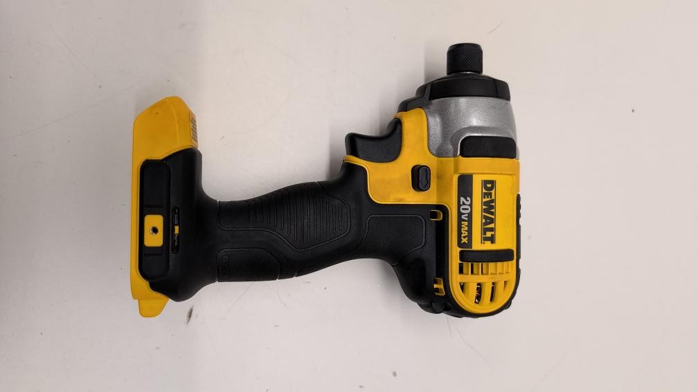 DEWALT DCF885 – 20V MAX* 1/4&Prime; IMPACT DRIVER (P03066920)