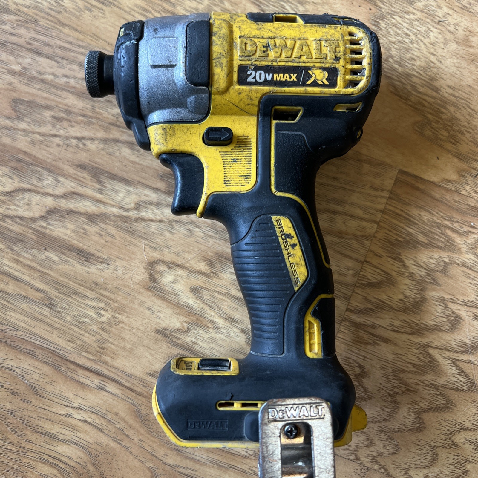 DeWALT DCF887 20V MAX XR 1/4&Prime; 3-Speed Brushless Impact Driver FOR PARTS/REPAIR