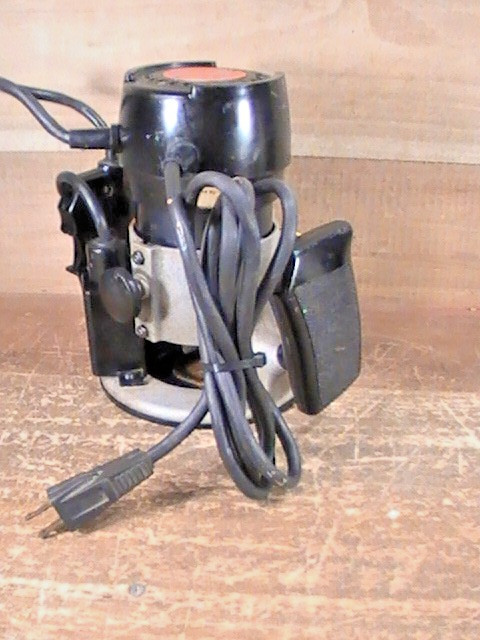 CRAFTSMAN #315.17480 6.5A 25,000 RPM 1/4&Prime; ROUTER W/ LIGHT VINTAGE TESTED & 9BITS