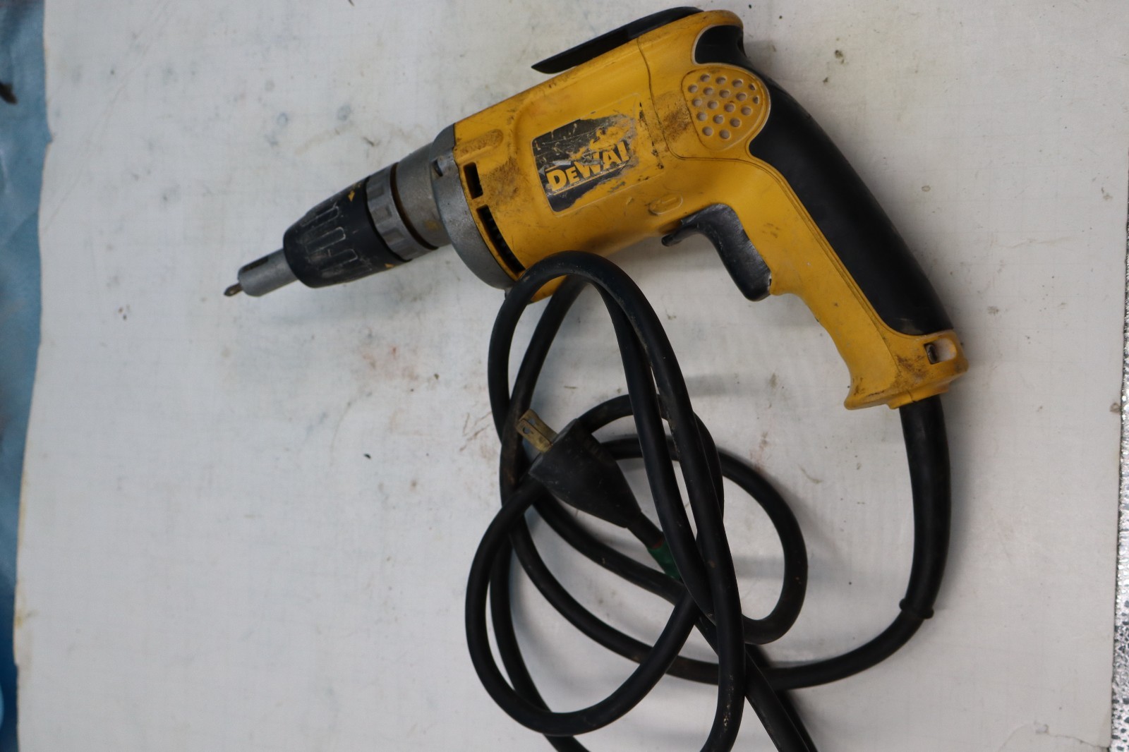 DeWalt DW272 VSR 6.3A 4000 RPM Drywall Screwdriver Type 5 Corded Electric Screw