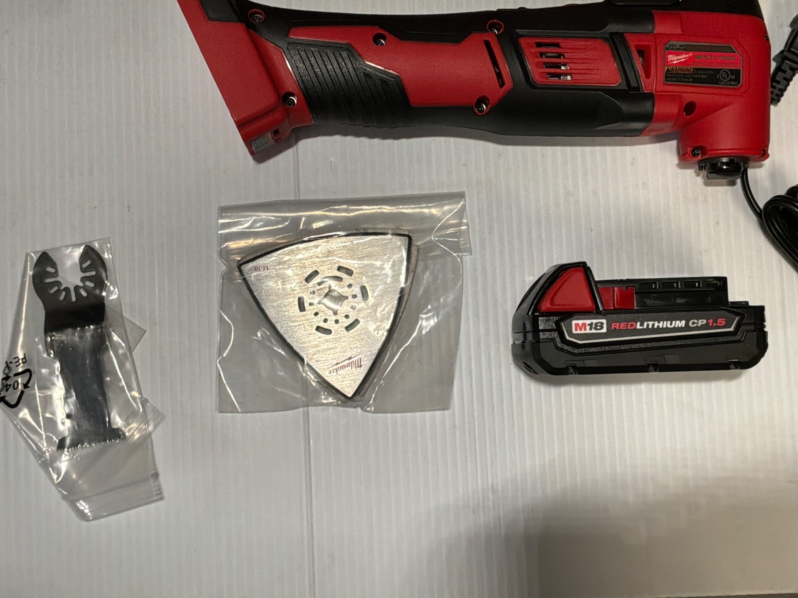 Milwaukee 2626-20 M18 FUEL Multi-Tool Kit CP1.5 Battery Charger Bag Blades