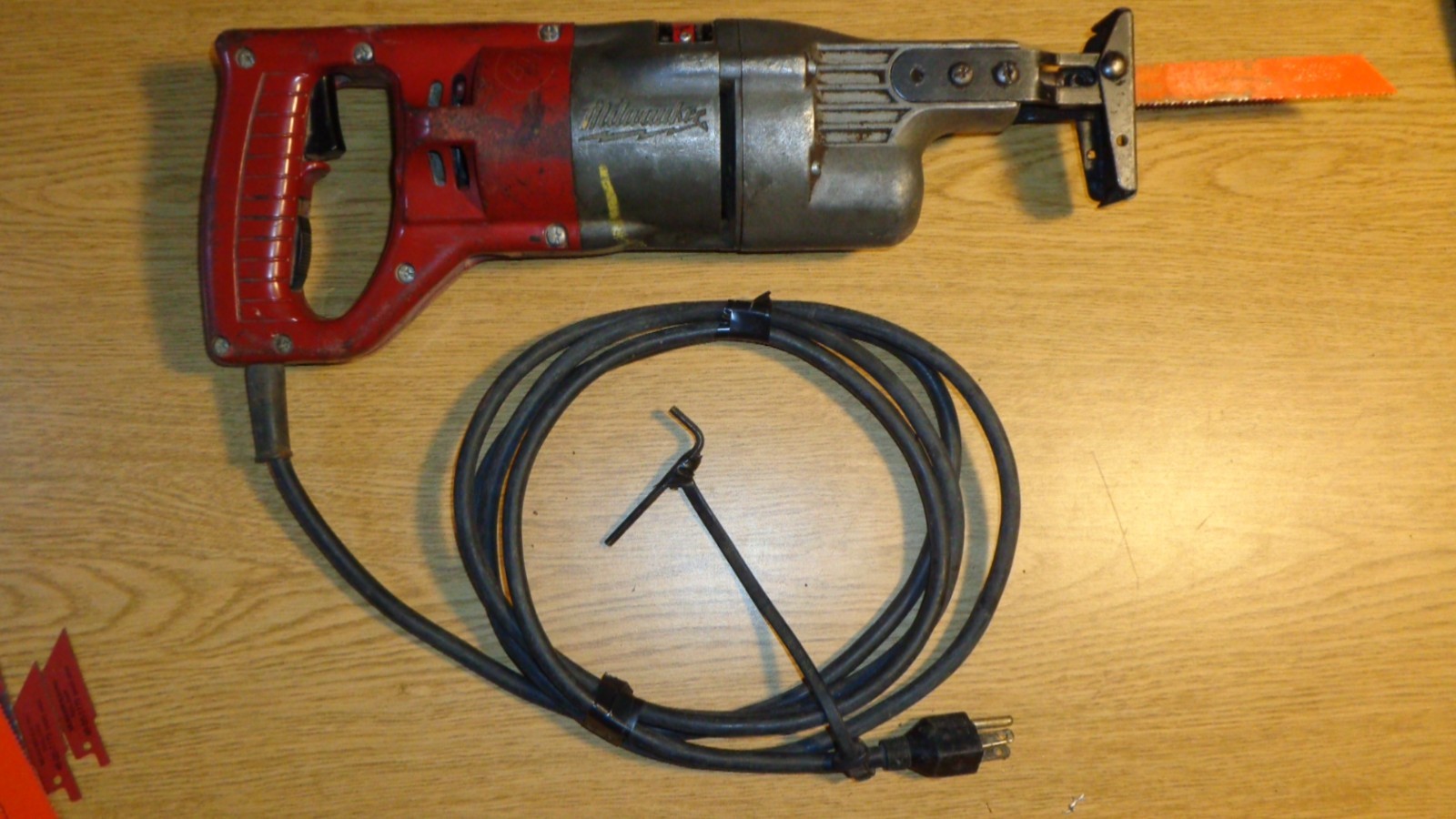 Classic Milwaukee 6511 Sawzall Heavy Duty Reciprocating Saw w/Case & Blades