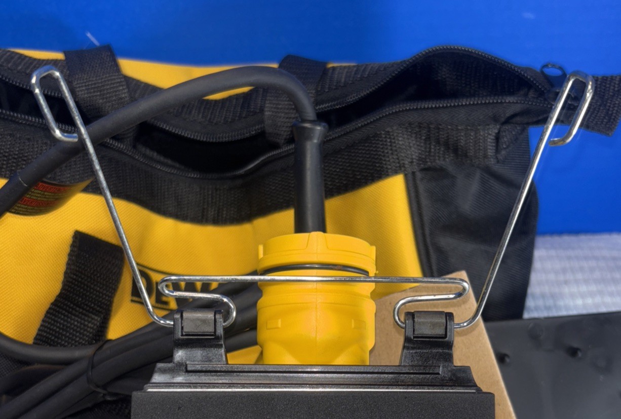 DEWALT DWE6411 Corded 1/4 Sheet Palm Grip Sander W/ storage bag