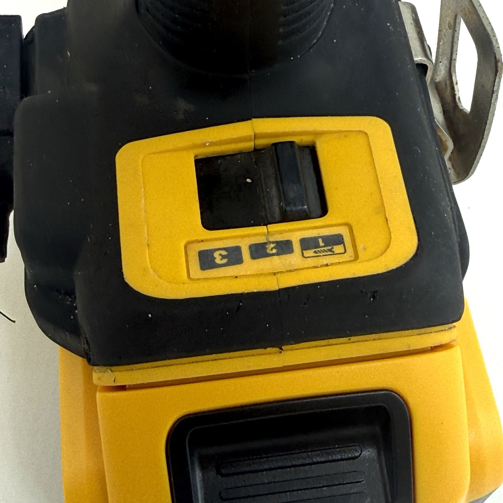 DEWALT DCF850 ATOMIC 20V MAX Brushless 1/4” Impact Driver w/ NEW 5Ah Battery