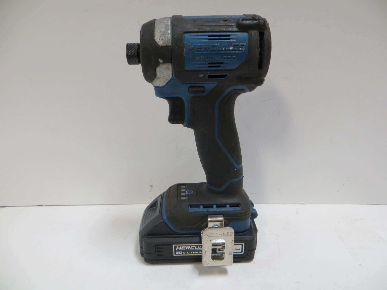 HERCULES HCB81B IMPACT DRIVER W/ 1 BATT ERYNO CHARGER