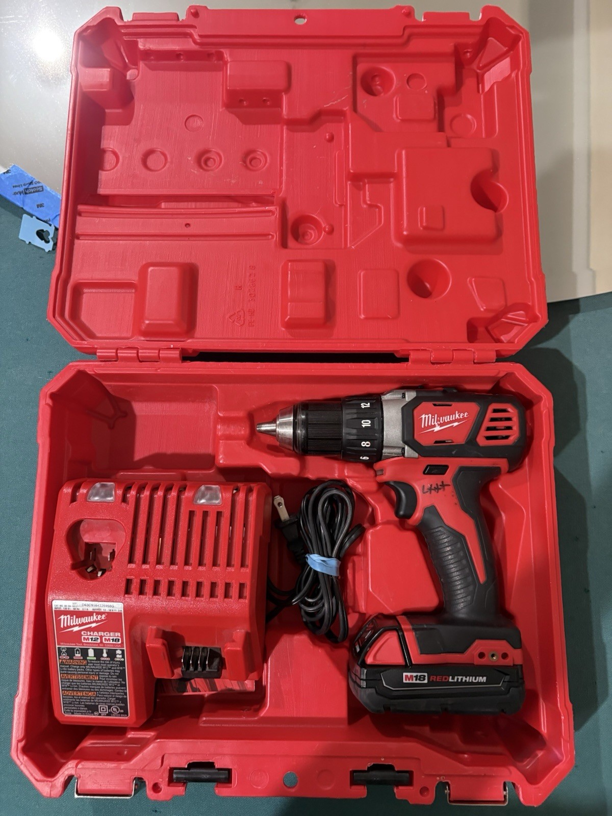 Milwaukee M18 2606-22CT Compact 1/2&Prime; Keyless Drill/Driver Kit 2×2.0Ah