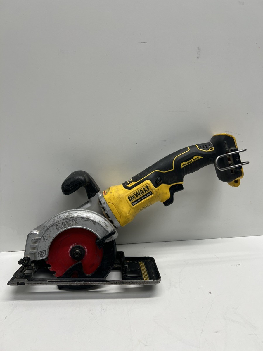 DeWalt DCS571 20V MAX Brushless 4-1/2&Prime; Circular Saw – TOOL ONLY (P03067452)