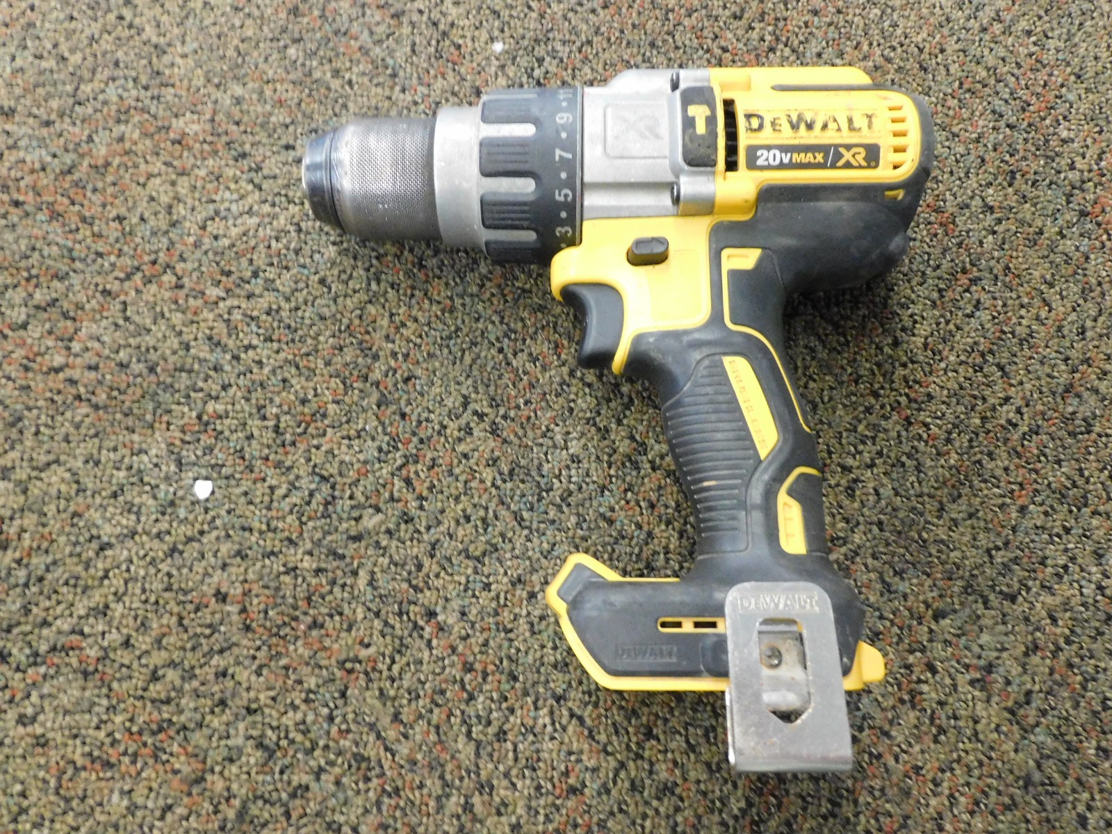 DeWalt DCD996 20 Volt 20v Max XR Brushless Cordless 1/2&Prime; Hammer Drill