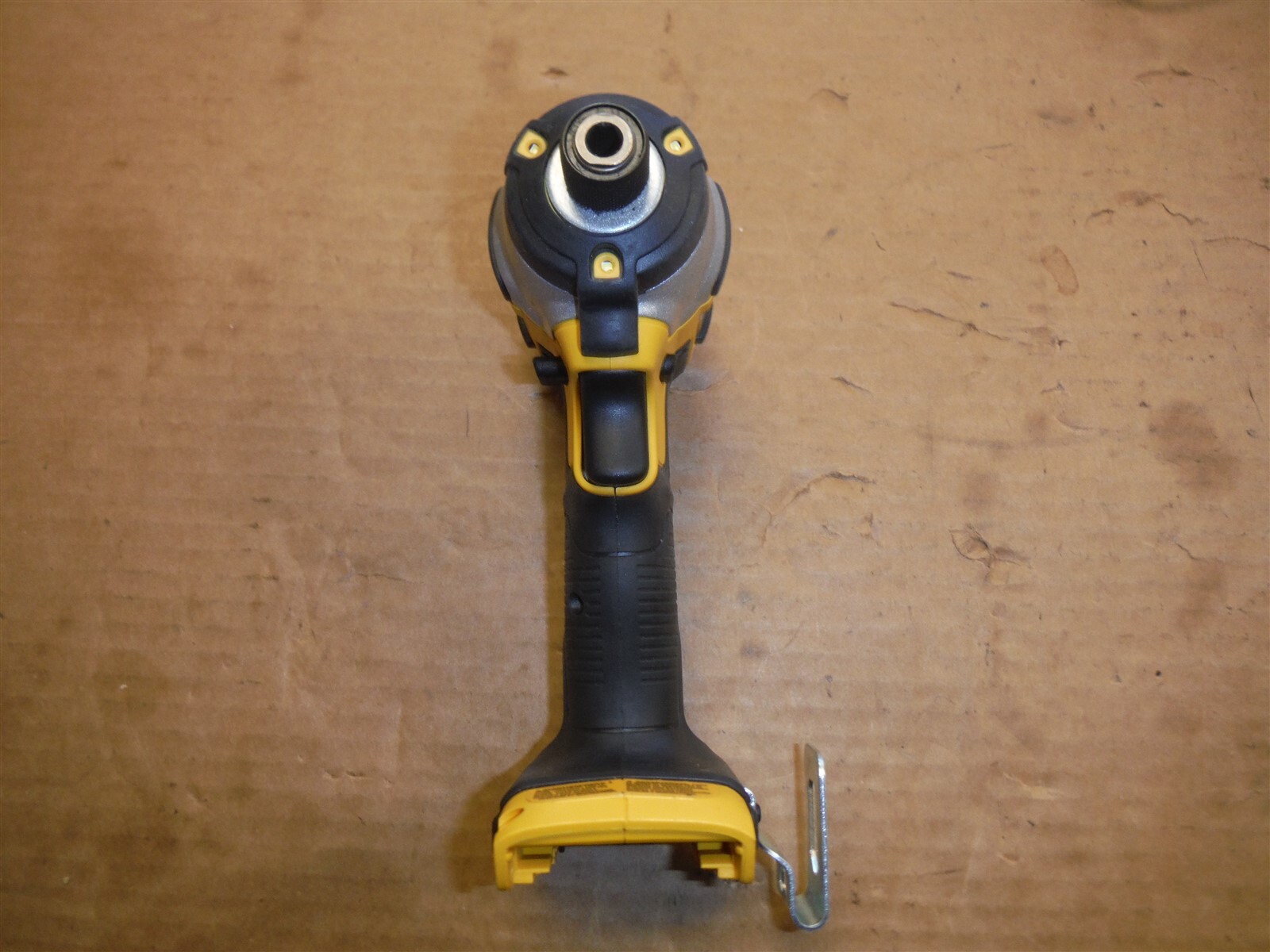 Dewalt DCF 885 1/4&Prime; Impact With 4AH Battery + 4AMP Charger DCB1104 *NDR11