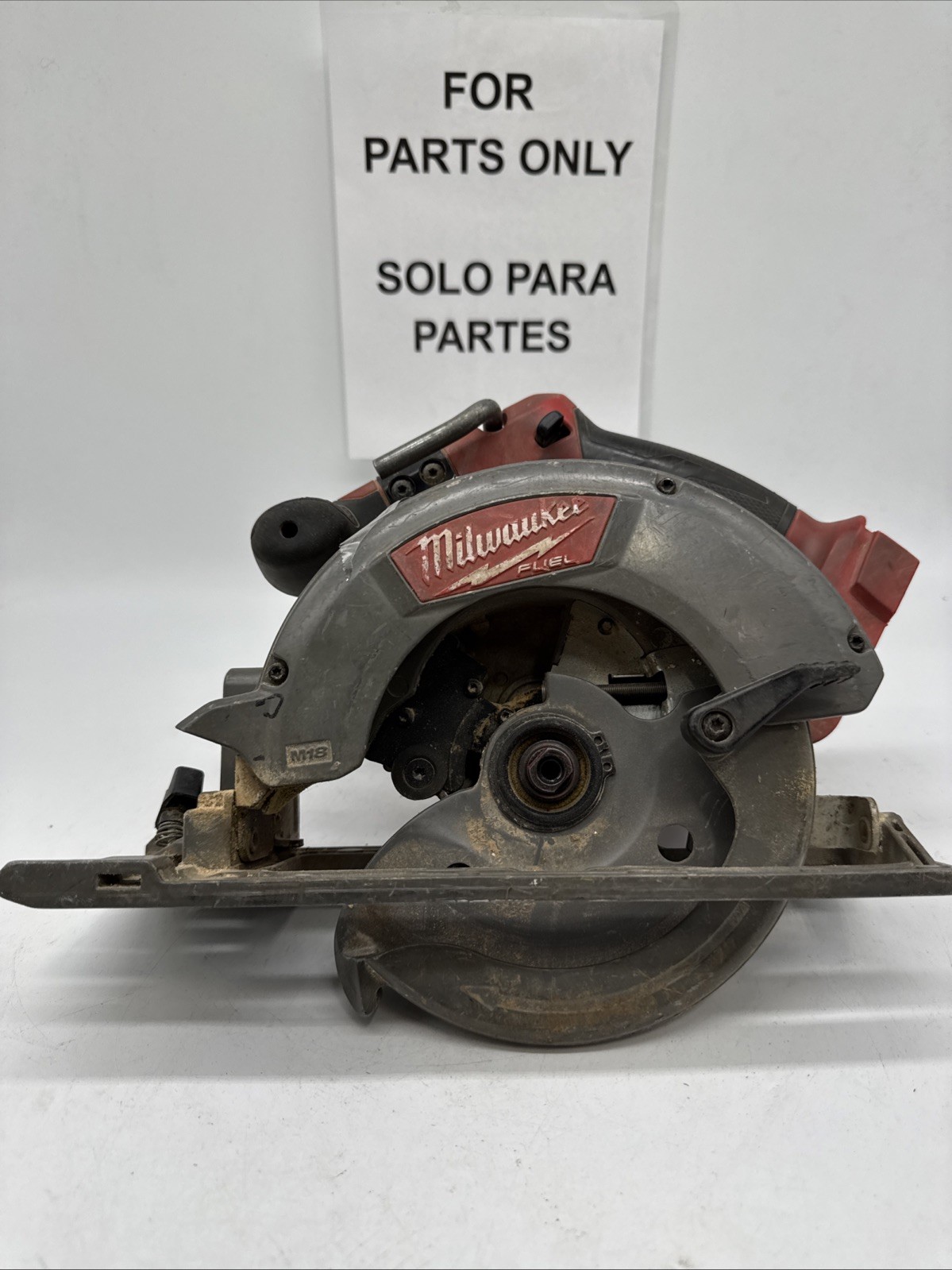 Milwaukee 2730-20 M18 FUEL 6-1/2&Prime; Circular Saw – Gray/Red Z9