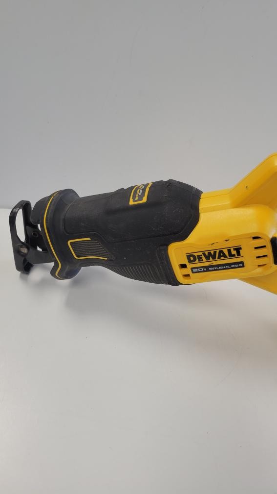 DEWALT DCS382 (P27014088)